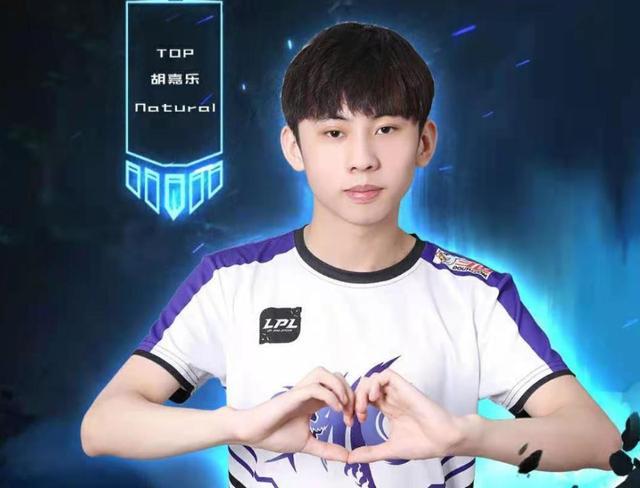 毛球选手在 毛球选手在